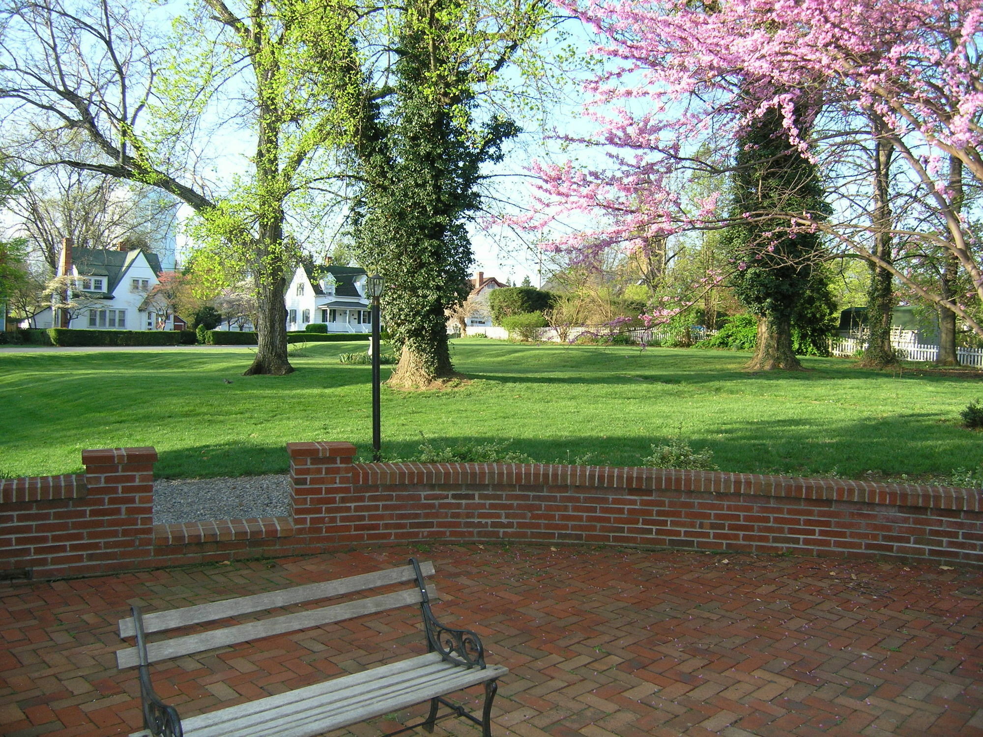The Carriage Inn Bed And Breakfast Charles Town Exterior photo